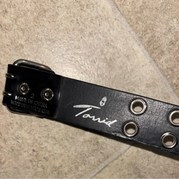 Black torrid Grommet Belt 2x - Picture 3 of 3